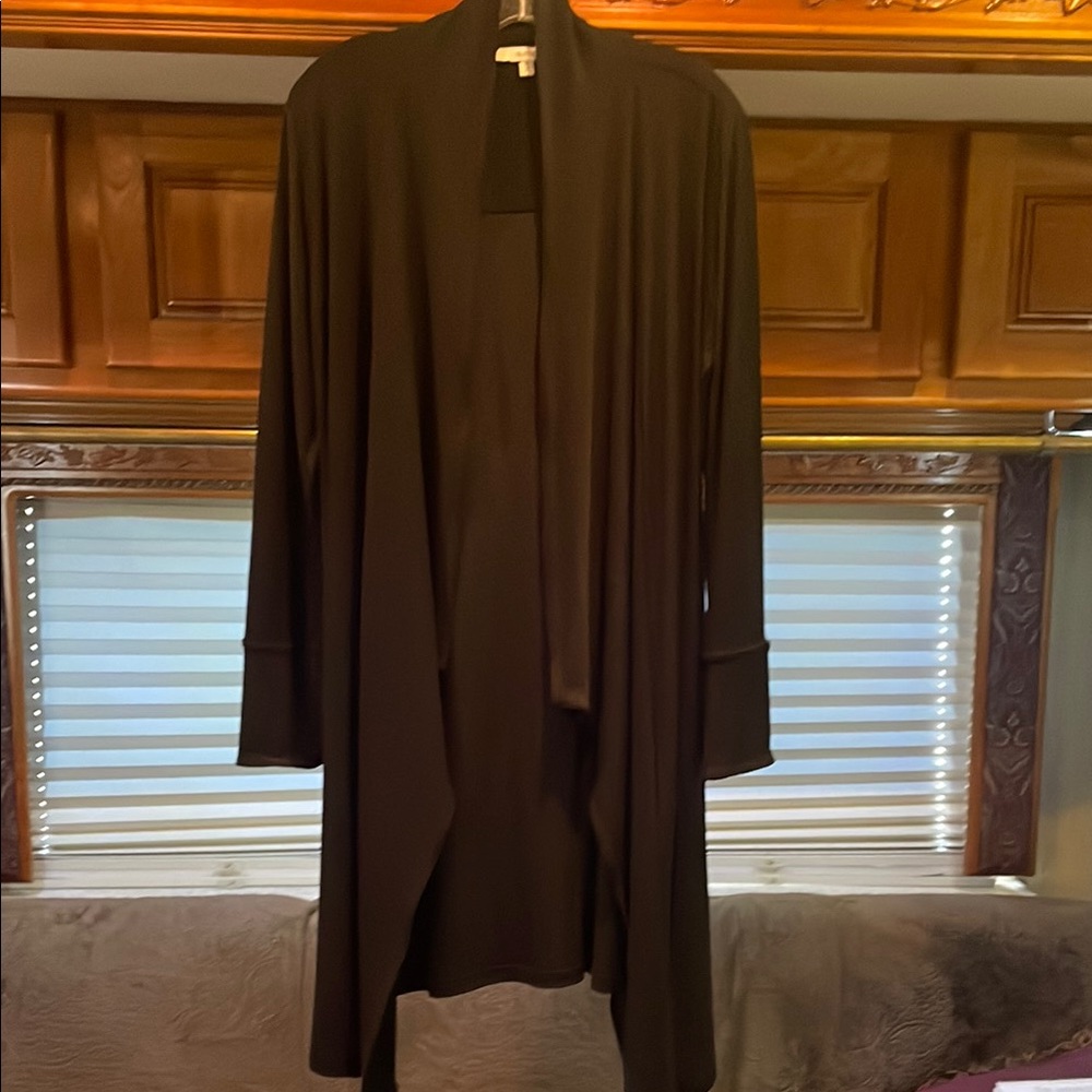 Sympli elegant Black Cardigan
